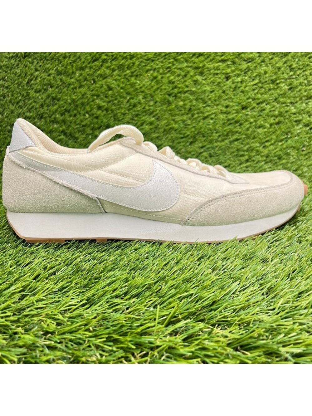Nike Daybreak Womens Size 11 Pale Ivory White Athletic Running Shoes Sneakers